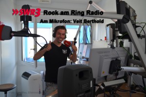 Moderator Veit Berthold am Mikrofon beim SWR Rock am Ring Radio